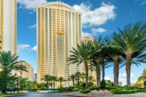 MGM Balcony 12821